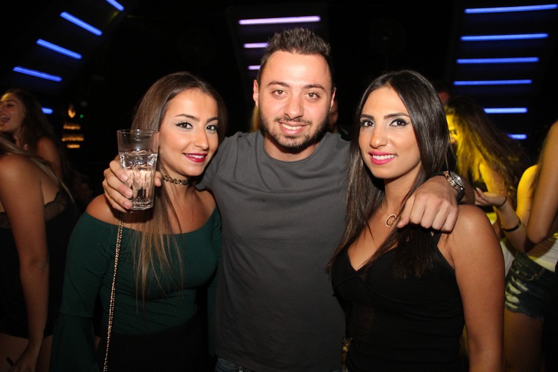3al Lebnene at Myu On The Roof 