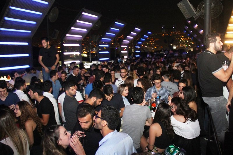 3al Lebnene at Myu On The Roof 