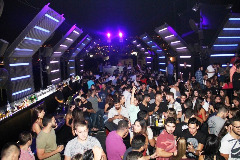 3al Lebnene at Myu On The Roof 