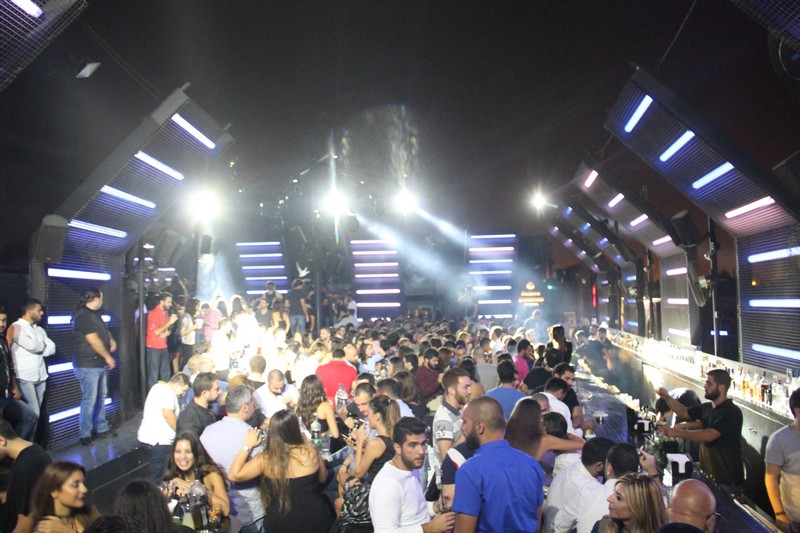 3al Lebnene at Myu On The Roof 