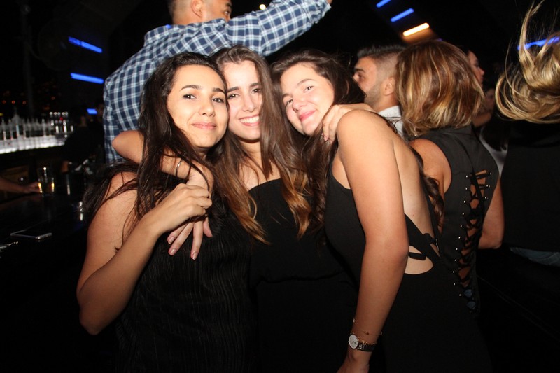 3al Lebnene at Myu On The Roof 