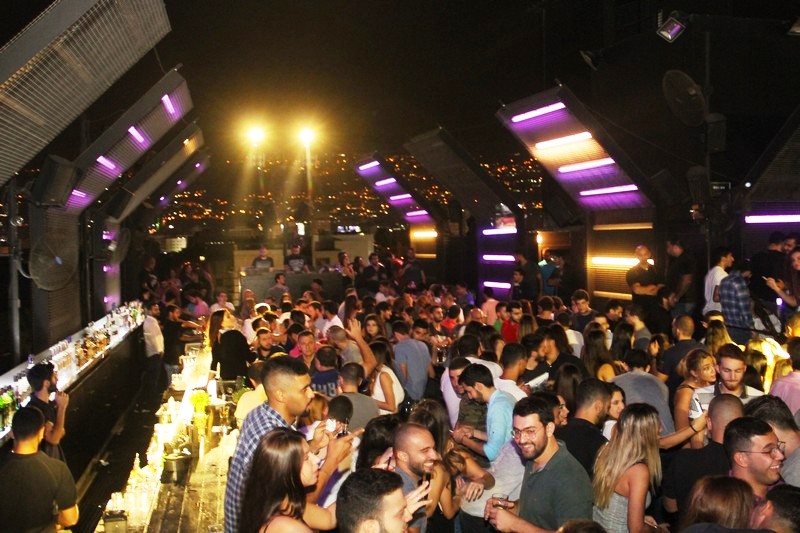 3al Lebnene at Myu On The Roof 
