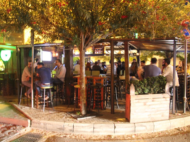 Fertil Pub on Saturday Night