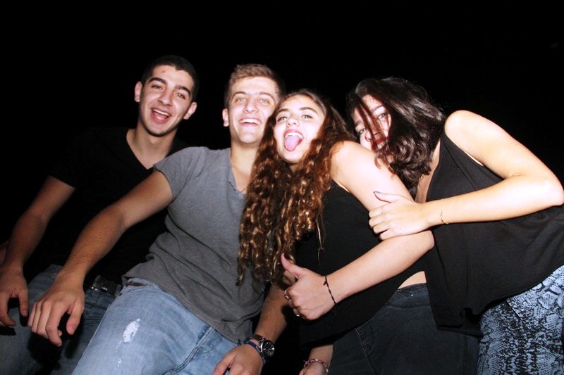3al Lebnene at Myu On The Roof 