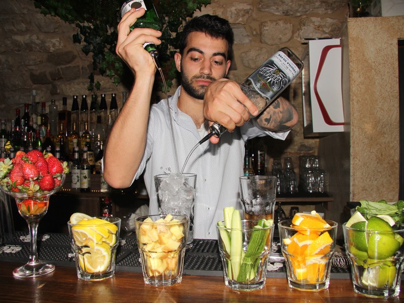 Fertil Pub on Saturday Night