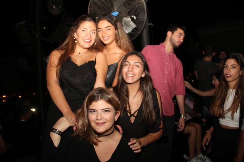 3al Lebnene at Myu On The Roof 