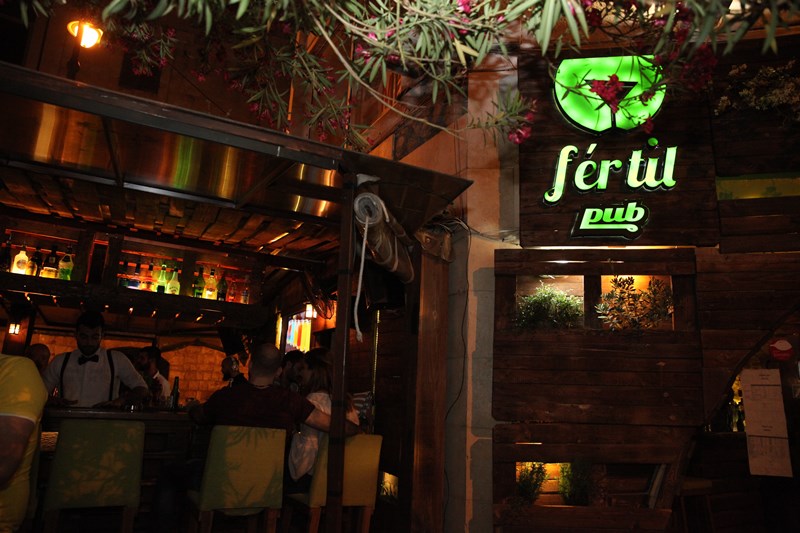 Fertil Pub on Saturday Night