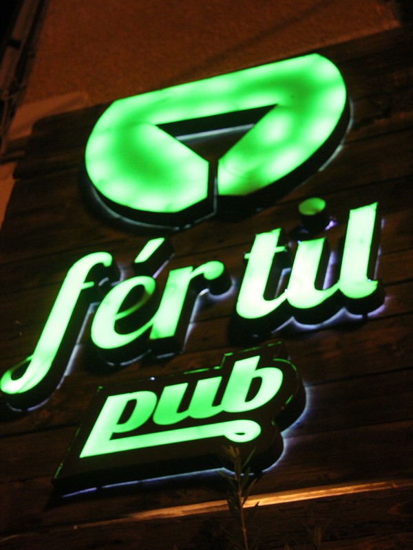 Fertil Pub on Saturday Night