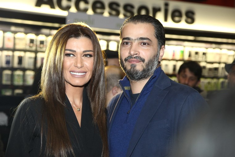Signing session of Shams w Qamar
