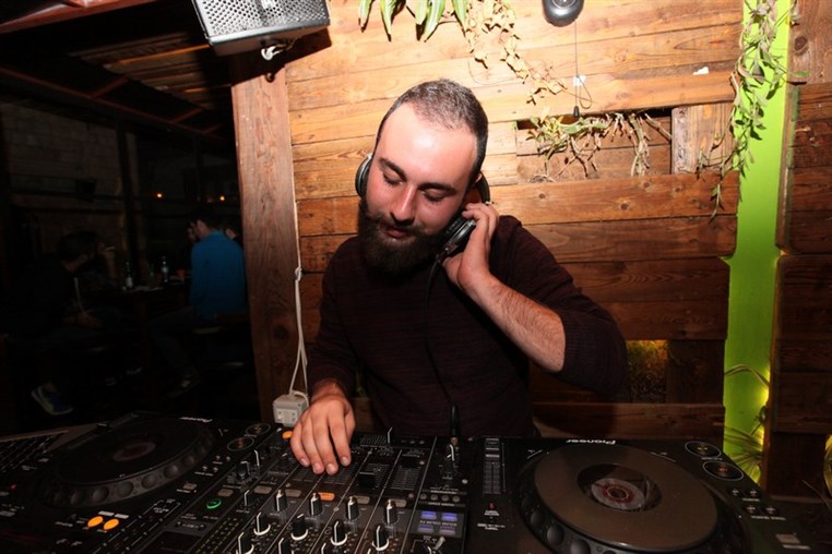 Fertil Pub on Saturday Night