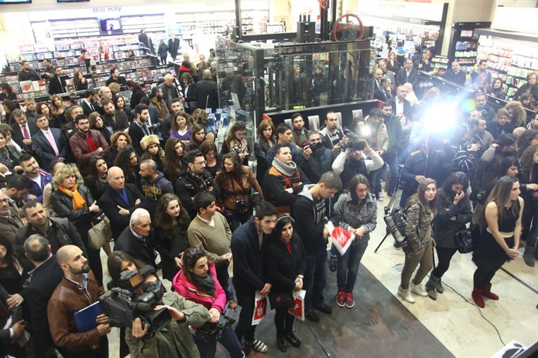 Signing session of Shams w Qamar
