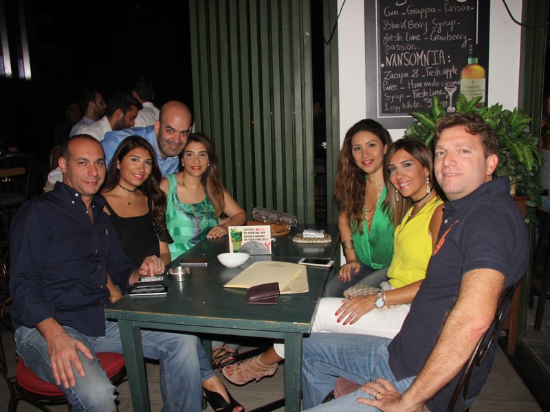 Decadande with Rodge at BistroBar Live