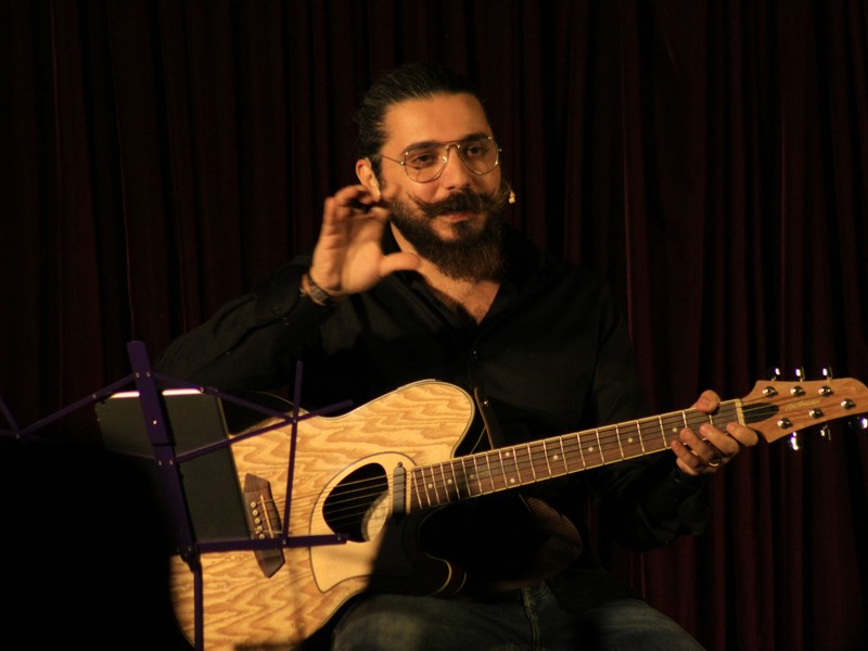 Laugh Story at Ikebana-Le Royal
