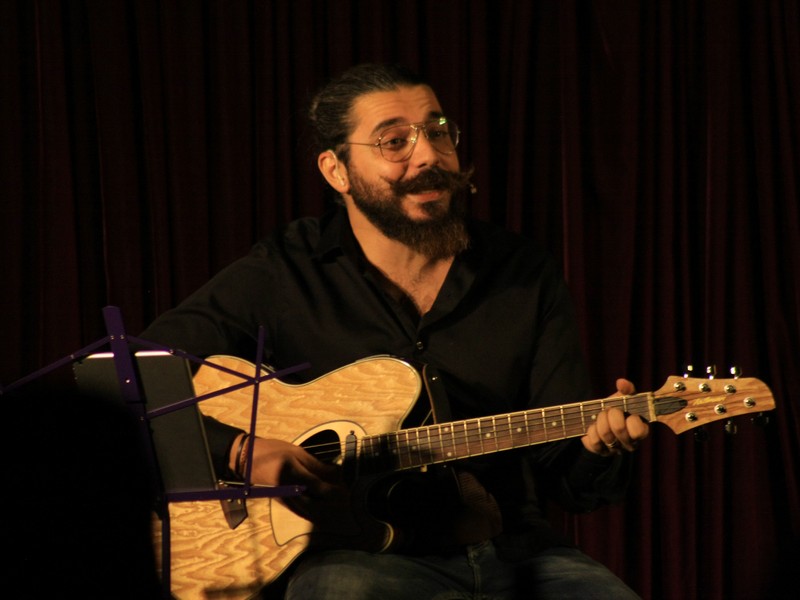 Laugh Story at Ikebana-Le Royal