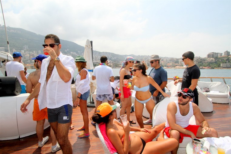 Summer Cloud 961 Boat Part 2