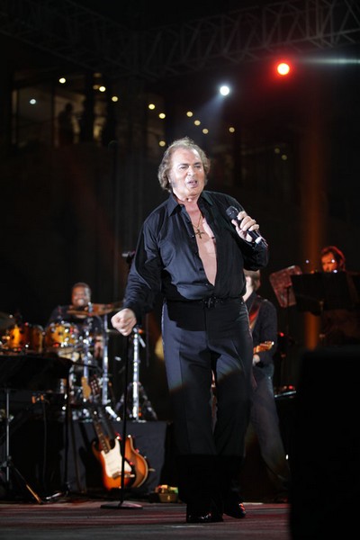 Engelbert at Batroun Festival