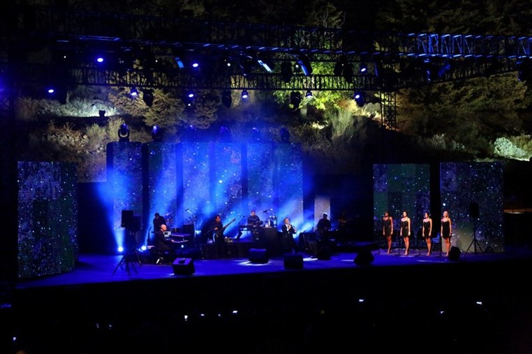 Julio Iglesias at Ehdeniyat Festival