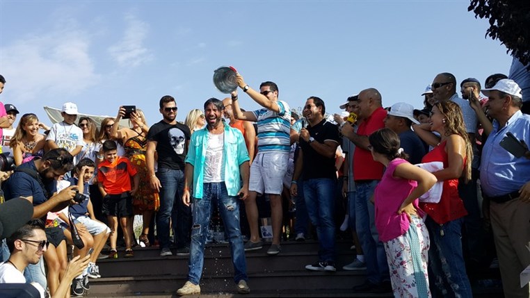 Ice Bucket Challenge With Celebrities 