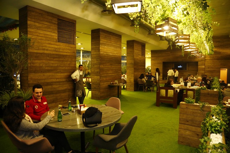 Sroud 3al 3oud at Lime Tree