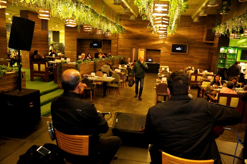 Sroud 3al 3oud at Lime Tree