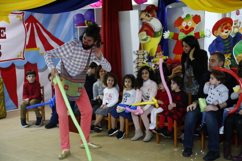 Cirque Fiesta at l'Univers d'Albert