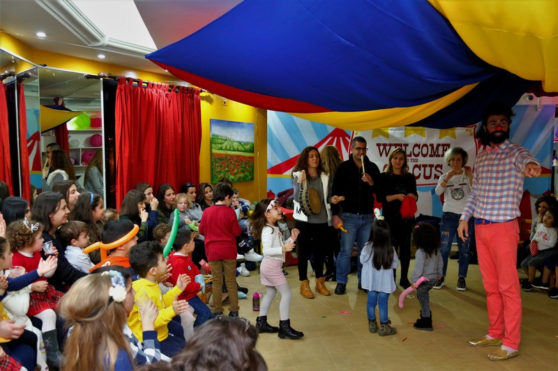 Cirque Fiesta at l'Univers d'Albert