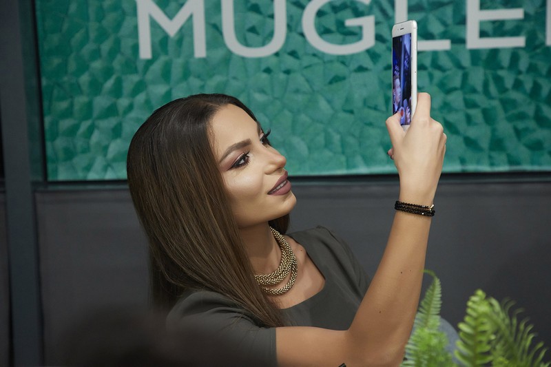 Mugler Introduces Its New Feminine Fragrance: Aura