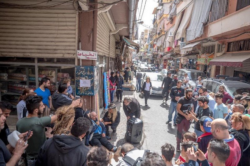 Maya Diab singing on the streets of Bourj Hammoud