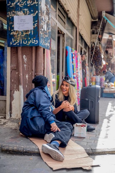 Maya Diab singing on the streets of Bourj Hammoud