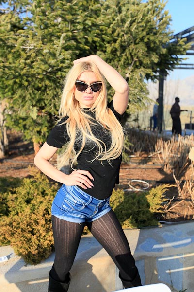 Myriam Klink Kfardebian Photoshoot