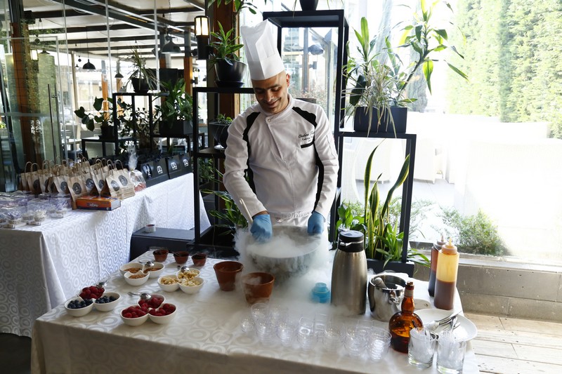 Outdoor Restaurant Honouring Mothers