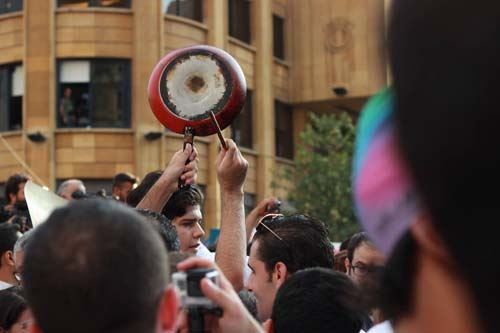 Funny Moments During Trash Crisis Protest