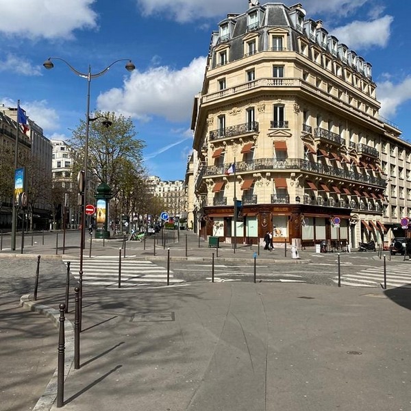 Coronavirus fears empty streets in Paris