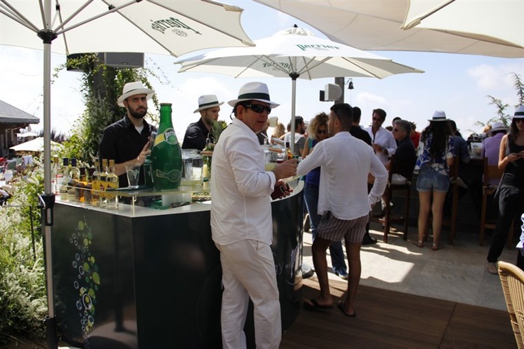 Perrier Decks on the Peak
