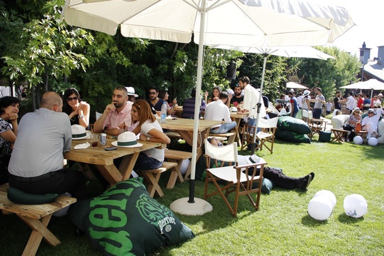 Perrier Decks on the Peak