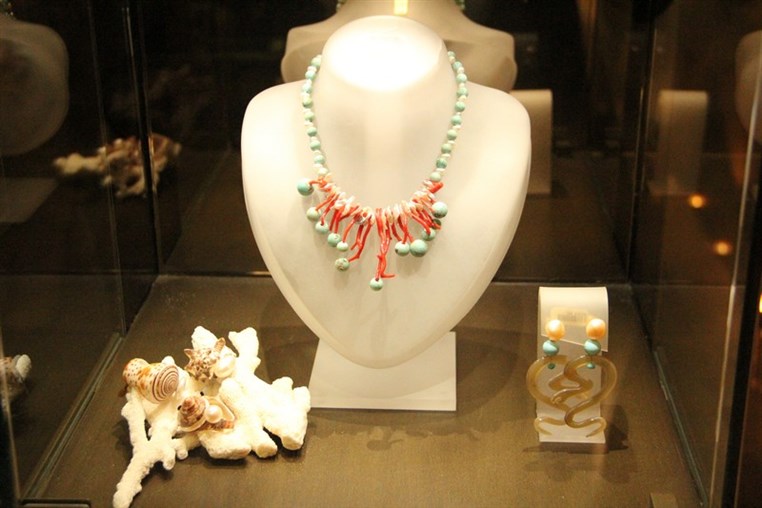 The world of Pearl By Sabine Mazloum