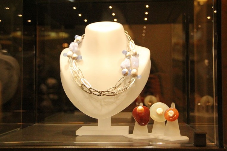 The world of Pearl By Sabine Mazloum