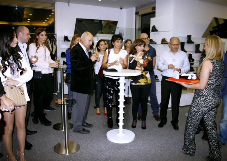 Shoe Box function of Fashion and Fun