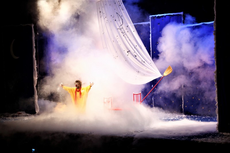 Slava's Snowshow in Lebanon