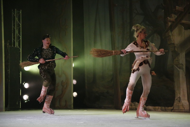 Snow White on Ice at Casino Du Liban 