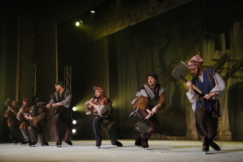 Snow White on Ice at Casino Du Liban 