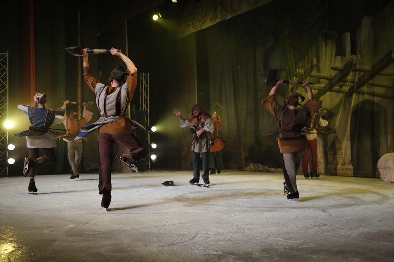 Snow White on Ice at Casino Du Liban 
