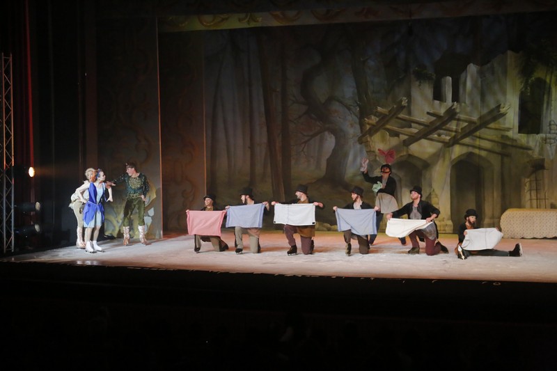 Snow White on Ice at Casino Du Liban 
