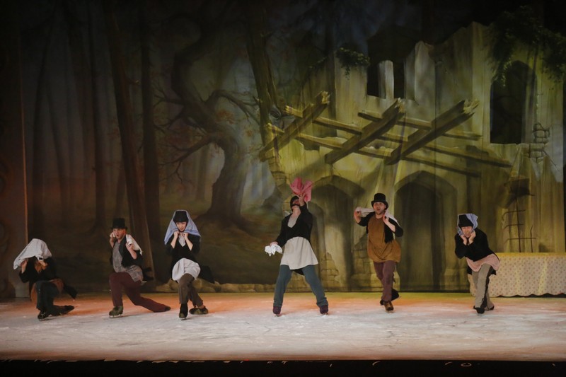 Snow White on Ice at Casino Du Liban 
