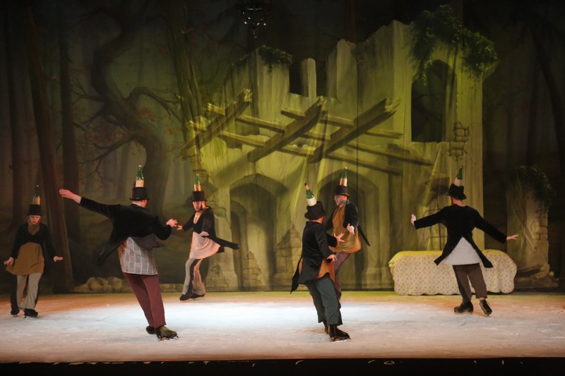 Snow White on Ice at Casino Du Liban 
