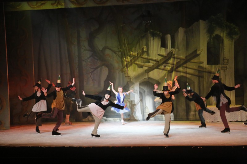 Snow White on Ice at Casino Du Liban 