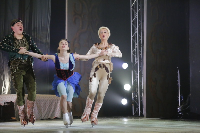 Snow White on Ice at Casino Du Liban 