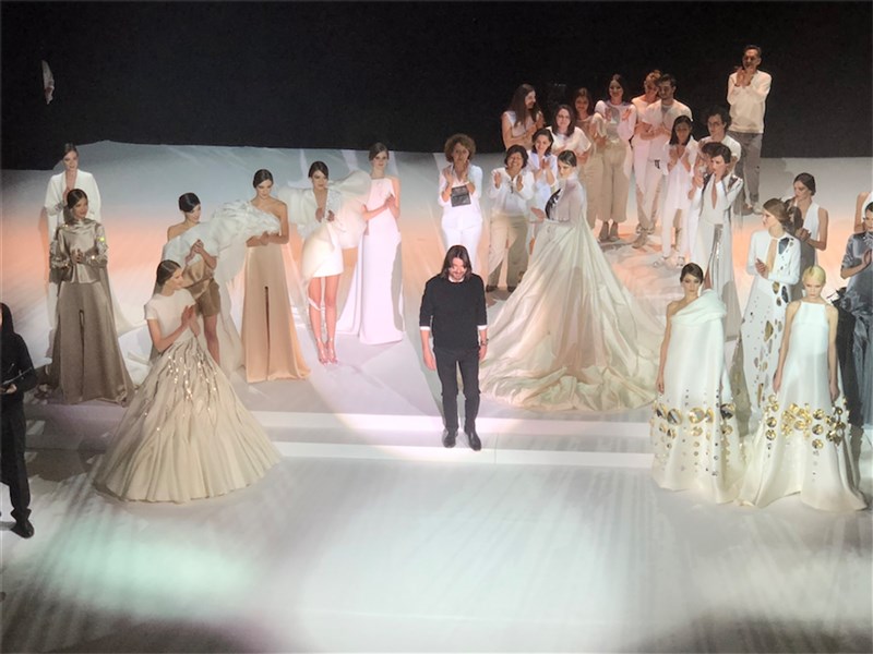 Stephane Rolland Spring 2018 Couture at PFW
