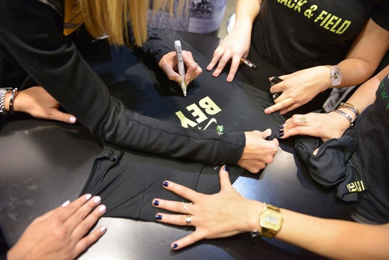 Paula Radcliffe visit to Beirut Souks
