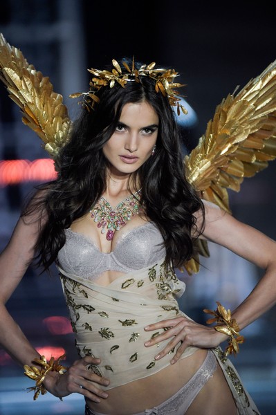 VS Fashion Show & Mouawad Jewelry